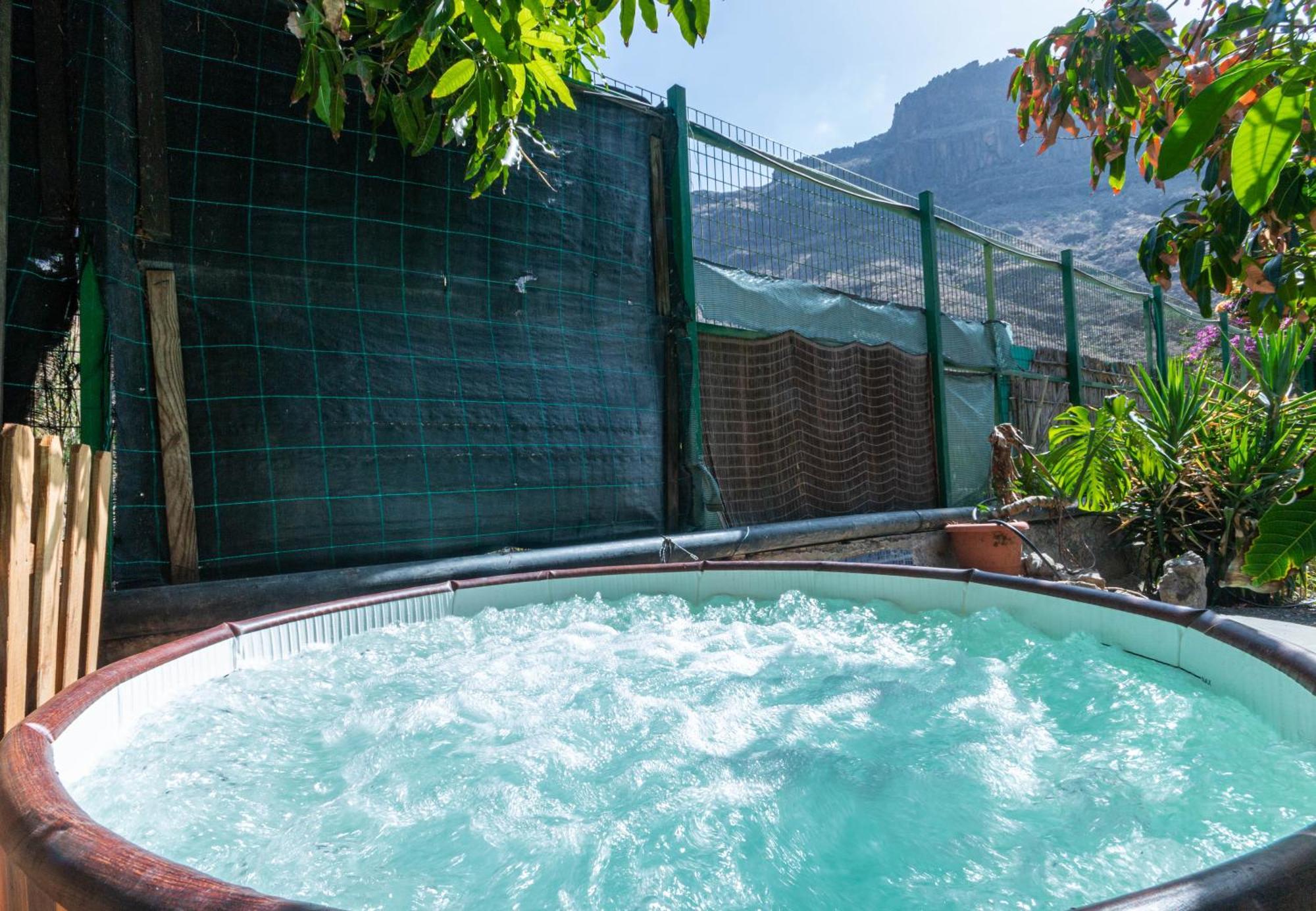 Lodge Nature In Quiet Montain - Private Jaccuzi And Garden, Wifi - La Lezardiere San Bartolome Bagian luar foto