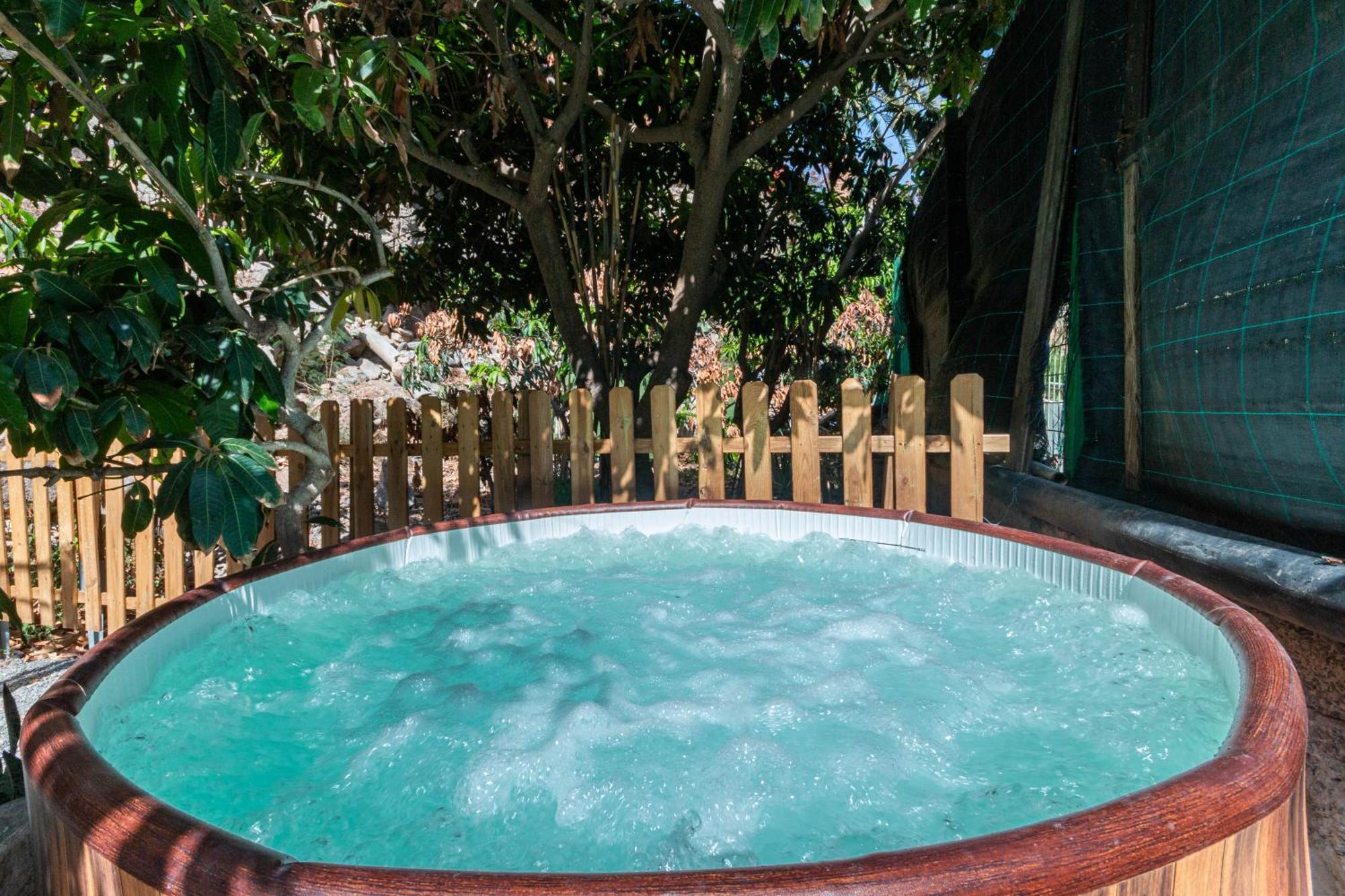Lodge Nature In Quiet Montain - Private Jaccuzi And Garden, Wifi - La Lezardiere San Bartolome Bagian luar foto